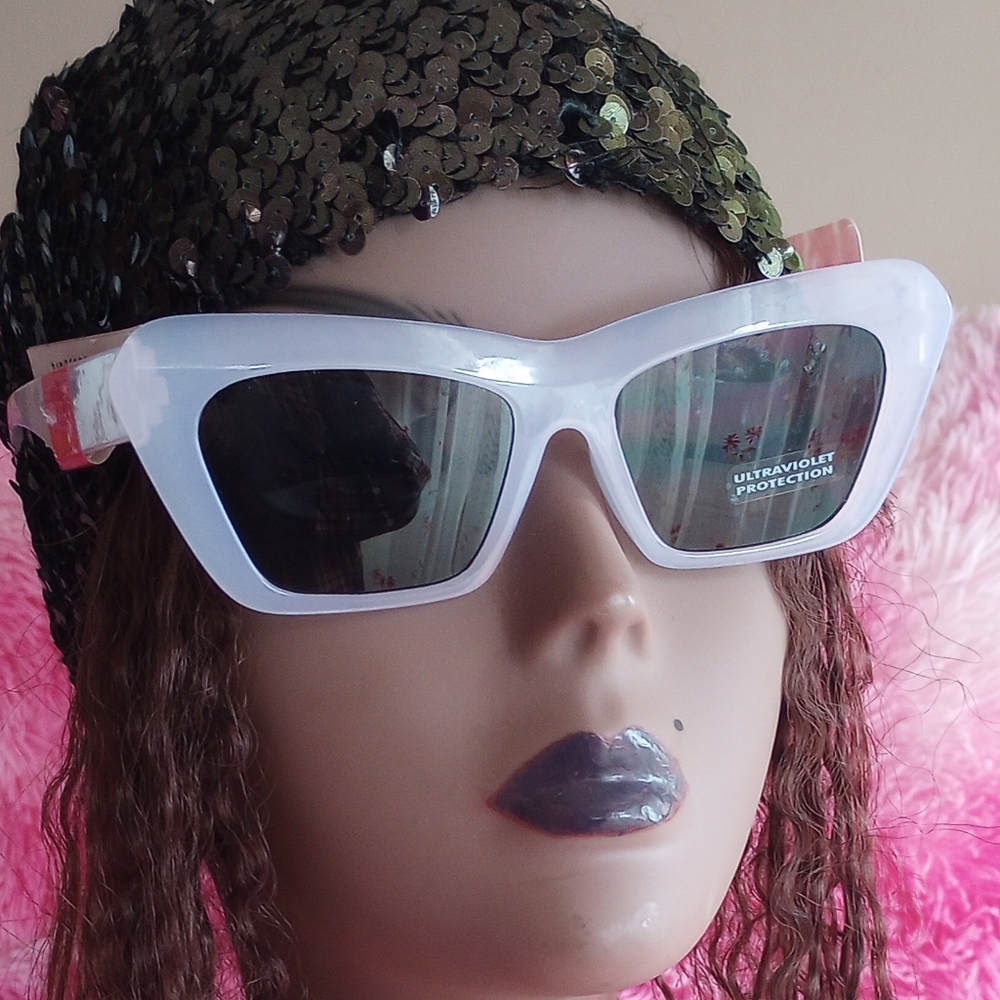 Cat Eyes Sunglasses. White ONLY. Green is for show - Picture 5 of 9